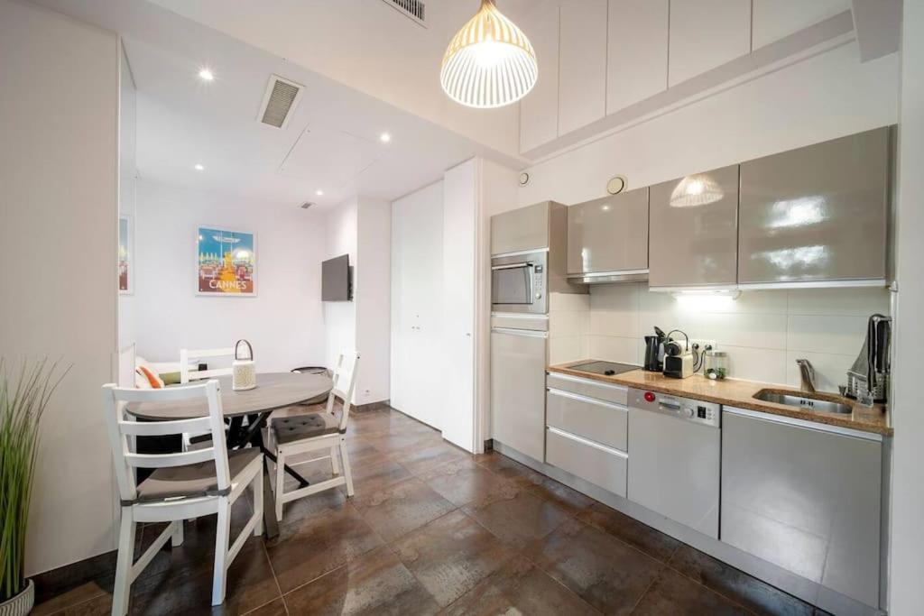 Centre-ville De 100 M Apartment